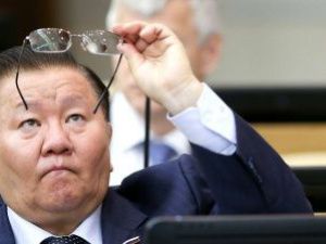 Ради хайпа – Тумусов переложил с больной головы на здоровую