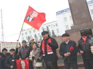 Коммунисты Якутии продолжают активную борьбу с именем Ленина на устах