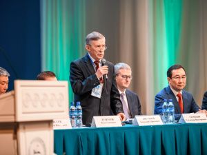 Айсен Николаев: «Главы муниципальных образований должны взять высокую планку ответственности за благополучие якутян»