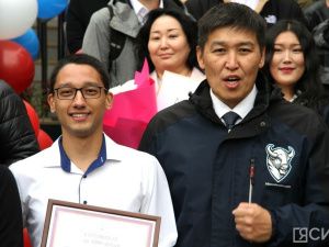 В День знаний лучшим студентам Якутского колледжа связи и энергетики вручили именные стипендии