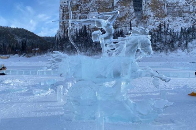 Подножие Ленских столбов украсили ледовые скульптуры, посвященные играм «Дети Азии»