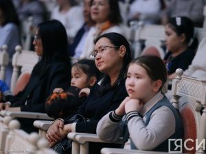 Бурными овациями завершился концерт ансамбля «Виртуозы Якутии» в Казахстане