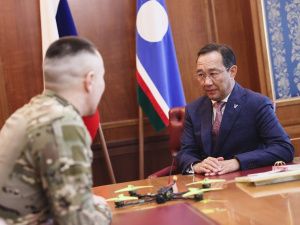 Военнослужащий из Якутии передал Айсену Николаеву захваченный в зоне СВО дрон