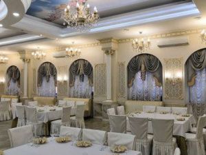 Ресторатор выплатил за отравление на свадьбах 1,5 млн