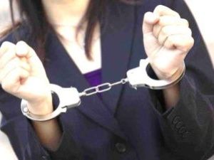 В Сунтаре горе-мать пила с друзьями, забыв про малолетнюю дочь