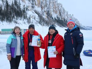 В Якутии провели турнир по кёрлингу с видом на Ленские столбы