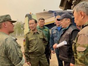 Глава Якутии сообщил, что завтра в республику дополнительно прибудут ещё два самолета БЕ-200 и 200 спасателей МЧС