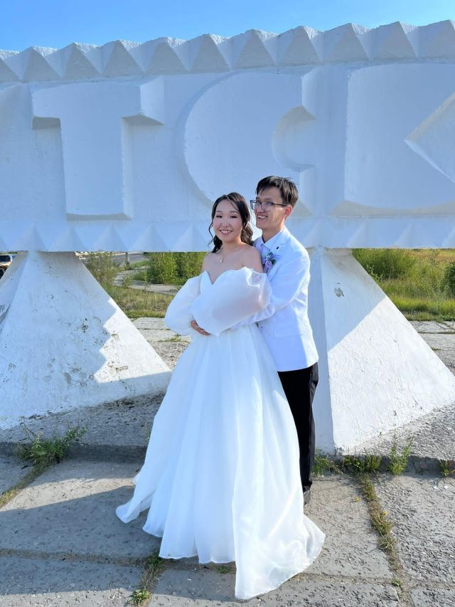 Добро в день свадьбы: молодожены-медики помогли детям, больным раком