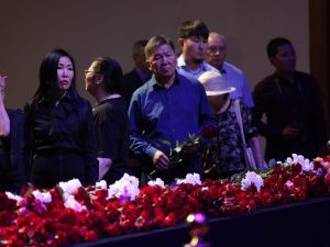 Фото: в Якутске прощаются с Михаилом Николаевым