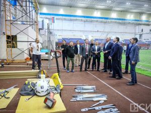 Президент Олимпийского комитета России осмотрел ход возведения скалодрома в Якутске