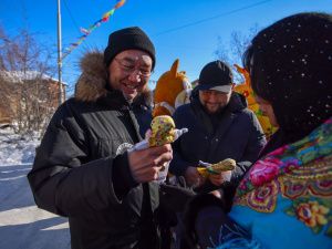 Глава Якутии посетил праздник «Широкая Масленица»