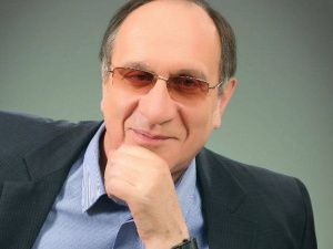 Наледь под многоквартирными домами в Якутске - это проблема их жителей, но не управляющей компании