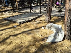 Контроль за работами, ровные ряды и благоустройство территории: что изменится на кладбищах Якутска