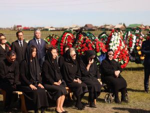 Первого президента Якутии похоронили в родном Октёмском наслеге