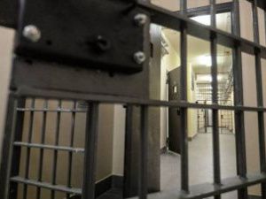 В Якутске 21-летний иностранец и его сожительница распространяли наркотики