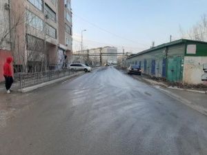 В Якутске 19-летняя девушка попала под колеса автомобиля