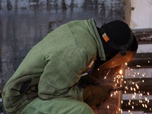 Постельное бельё, мебель и шкафчики с электронными замками: что производят в колонии № 1 в Якутске