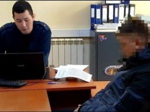 В Якутии бывший сотрудник правоохранительных органов и его подельники предстали перед судом за вымогательство