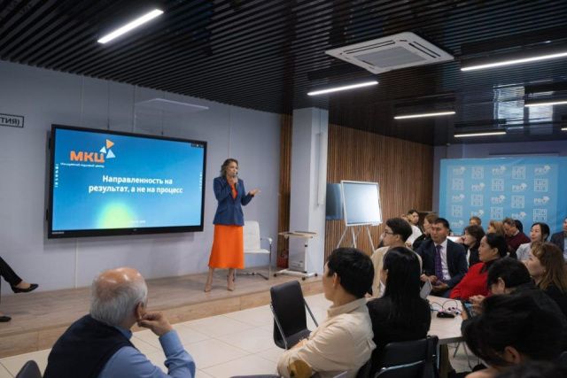 Вопросы разработки новых механизмов трудоустройства молодежи обсудили в Якутске