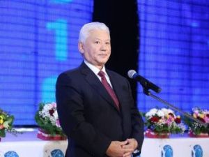 Михаил Николаев поздравил учителей Якутии с профессиональным праздником