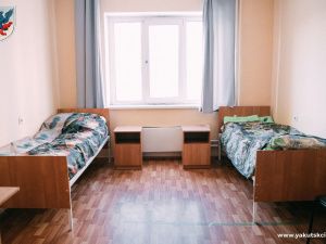 Евгений Григорьев осмотрел пункт временного размещения беженцев в Якутске