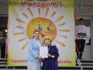 В СОШ №13 г.Якутска прошёл фестиваль «В семье единой»