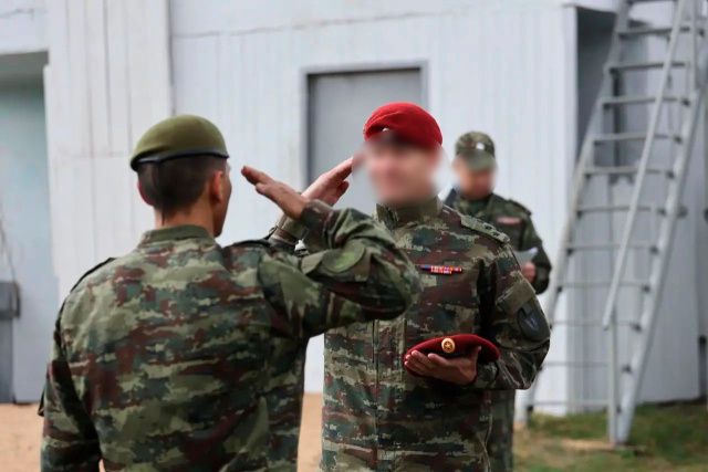 Сотрудник отдела специального назначения УФСИН «Белый медведь» удостоен почетного права ношения крапового берета