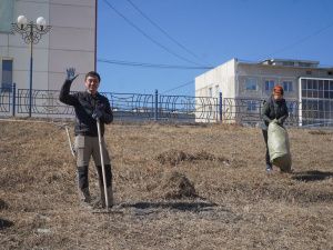 Дом дружбы народов встретил май субботником