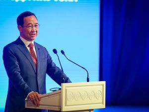 Айсен Николаев поздравил с 391-летием со дня основания города Якутска