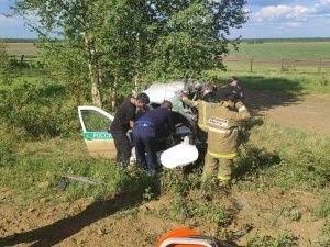 В Мирнинском районе при попытке обгона погиб водитель машины судебных приставов