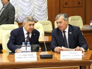 Функционирование государственных языков республик РФ обсудили в Якутске