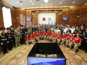 В Якутске состоялось чествование Героев России Филиппа Евсеева и Алексея Неустроева