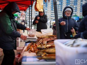 Море рыбы: Традиционная ярмарка развернулась на Комсомольской площади