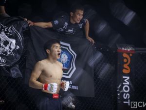 Фоторепортаж: турнир по смешанным единоборствам Eagles FC 53 в Якутске