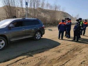 В Якутии 11 водителей задержаны при попытке проехать по закрытым ледовым переправам