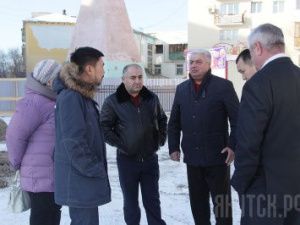 В телеграмм-канале обсуждается связь Гамлета Петросяна с аэропортом Якутска 