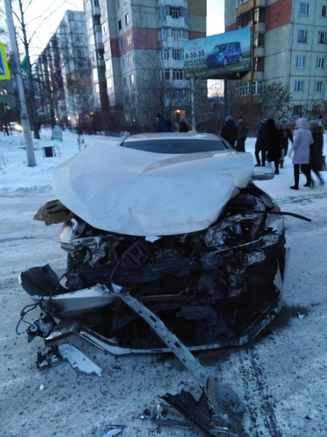 В центре Нерюнгри внедорожник устроил крупную аварию