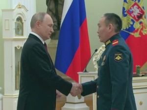 Президент России вручил высшую государственную награду якутянину