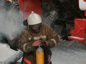 Пожар в 9-этажке Якутска тушили 40 пожарных
