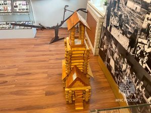 В Ленске открылась тематическая выставка спасателей