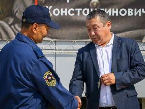 Новые пожарные машины переданы районным подразделениям противопожарной службы Якутии