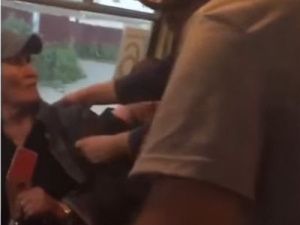 В Якутске дедушку высадили из автобуса из-за неприятного запаха