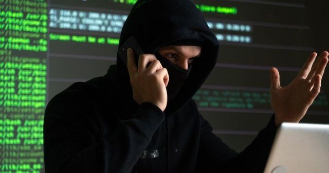 Мошенник представлялся оператором сотовой связи