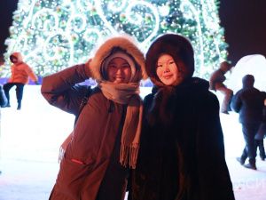 Фоторепортаж: зажжение новой новогодней ёлки в Якутске