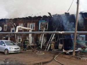 Трагедия: В Якутске на пожаре погибли женщина и 15-летняя девочка