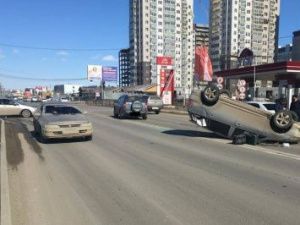 В ДТП с перевернувшимся автомобилем на улице Автодорожная никто не пострадал