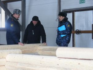 Глава Хангаласского района Республики Саха (Якутия) Сергей Гребнев посетил производство в исправительной колонии № 6 