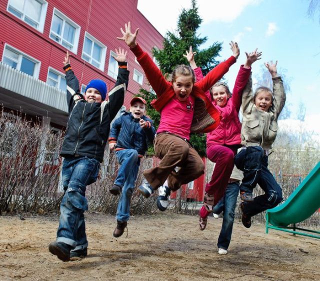 С 04 марта 2022 года  открыта продажа  билетов  для школьников со скидкой 50% на проезд  в общих и плацкартных вагонах  в период летних каникул