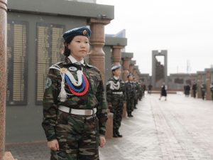 В Якутске возложили цветы в память об окончании Второй мировой войны