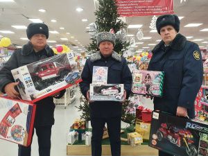 Личный состав учреждений УФСИН принимает участие во Всероссийской акции «Елка желаний»